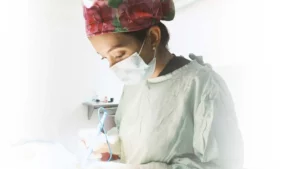 daniela-correa-cirujana-plastica-medellin-tipos-de-cirugías-de-mamas 1