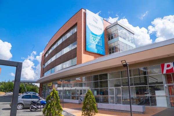 edificio Pornova Medical Center Consultorios 320-321, Km 2.2 de la Vía Rionegro-Aeropuerto.