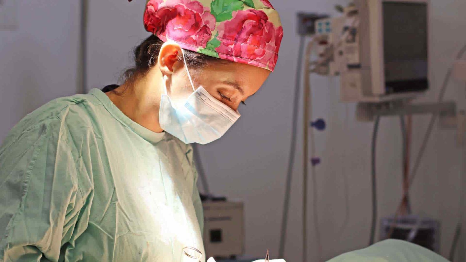 Mejores Cirujanos de Nariz en Medellín Dr Daniela Correa Cirujana Plástica